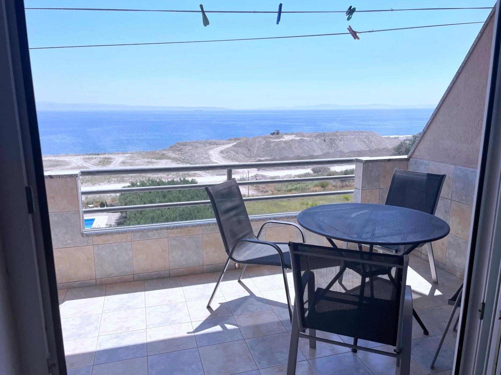 Lo- Sunny Sea View Apartman